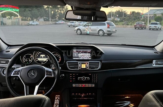 Mercedes E 200-10