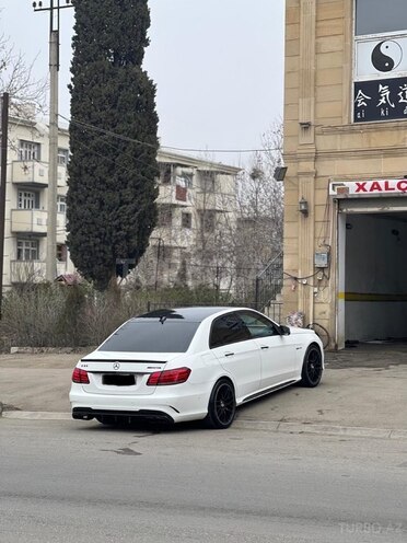 Mercedes E 200-5