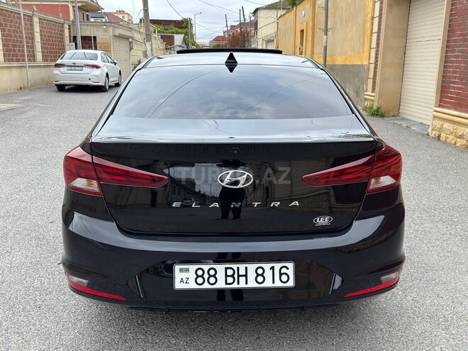 Hyundai Elantra-7