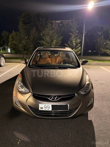 Hyundai Elantra-1