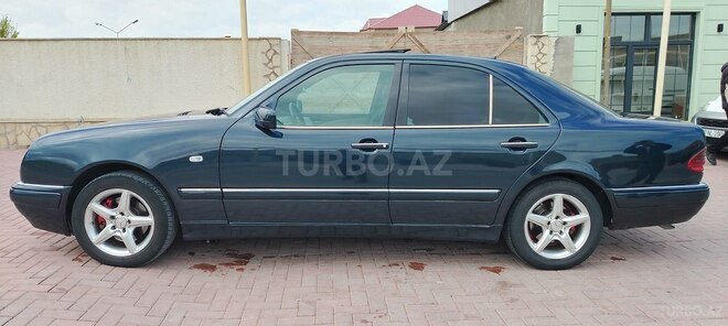 Mercedes E 280-12