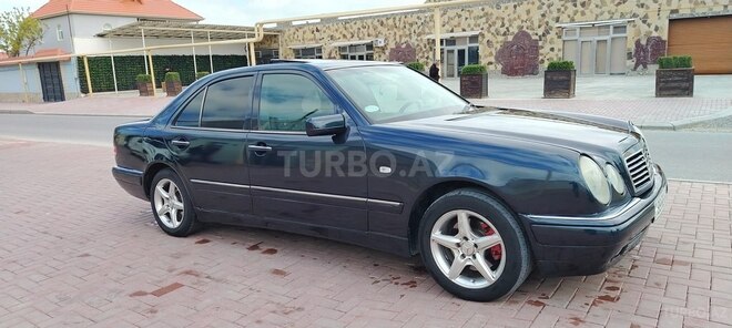 Mercedes E 280-19