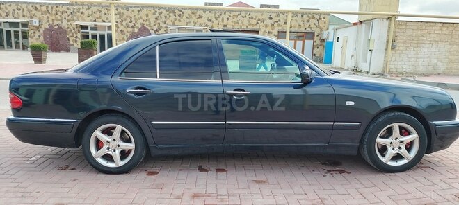 Mercedes E 280-18