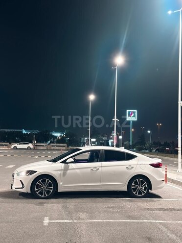 Hyundai Avante-3