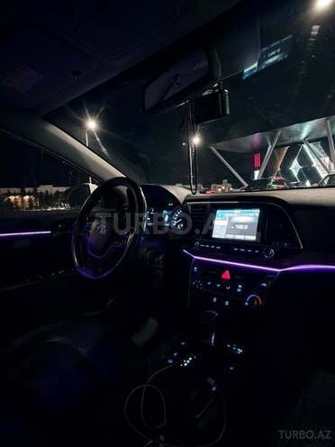 Hyundai Avante-10