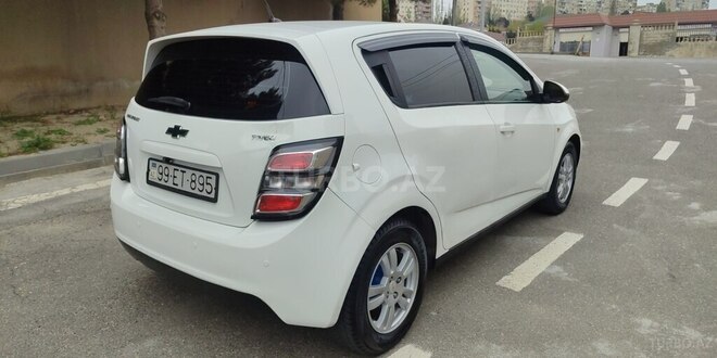Chevrolet Aveo-5