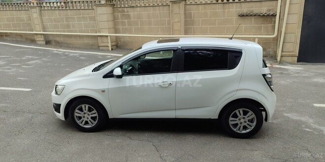 Chevrolet Aveo-8