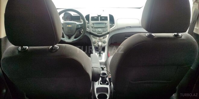 Chevrolet Aveo-12