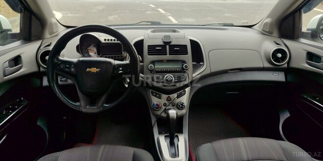 Chevrolet Aveo-14