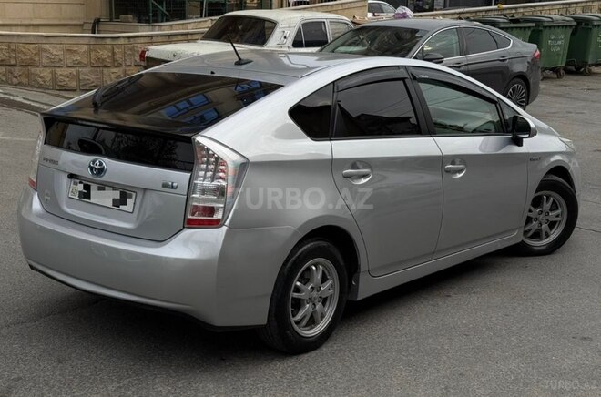 Toyota Prius-4