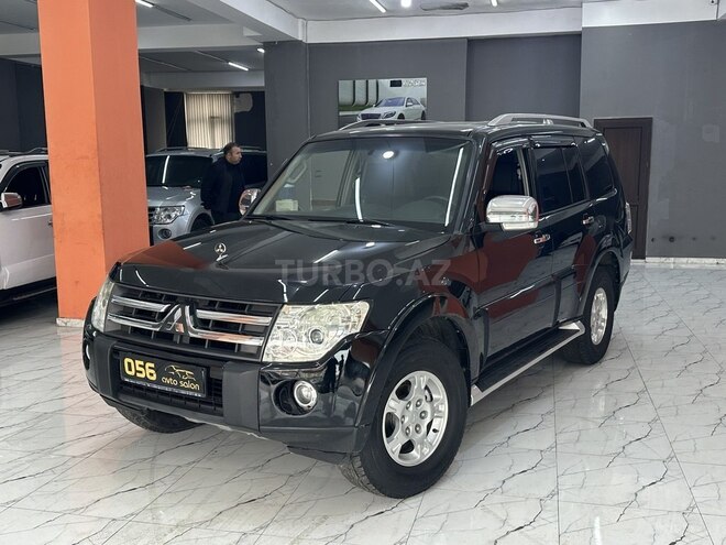 Mitsubishi Pajero-4