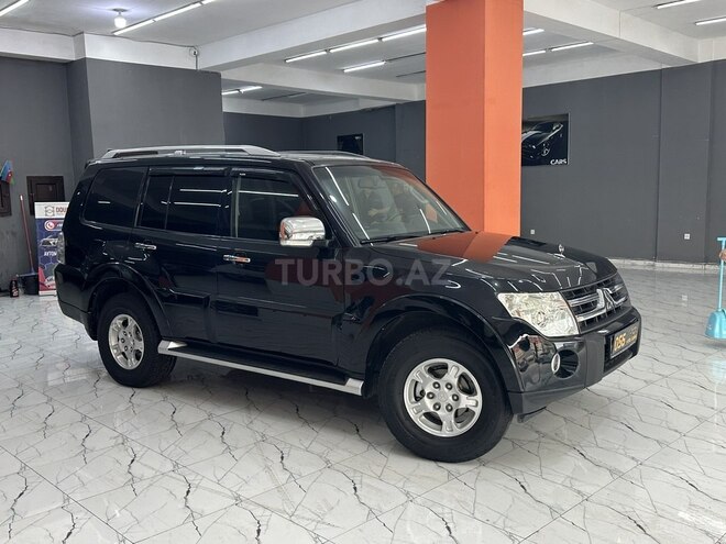Mitsubishi Pajero-3