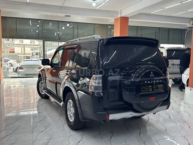 Mitsubishi Pajero-8
