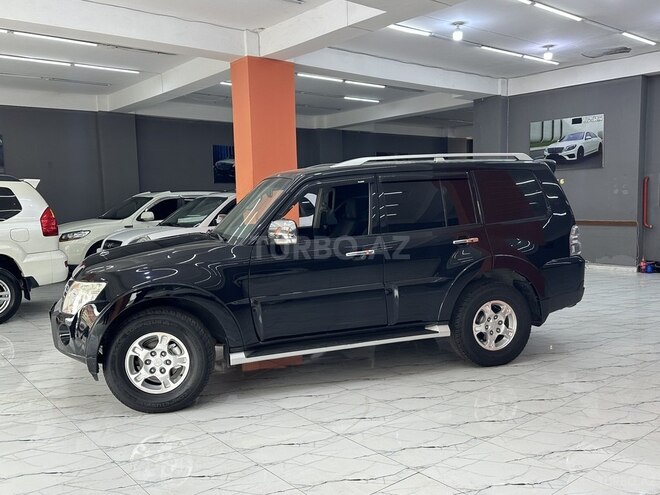 Mitsubishi Pajero-6
