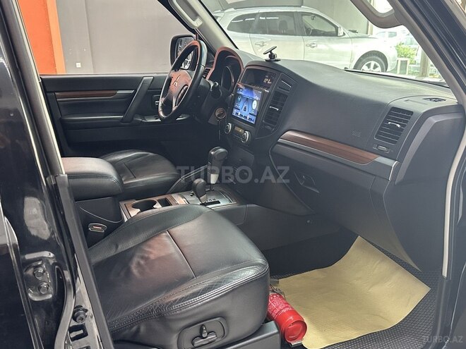 Mitsubishi Pajero-15