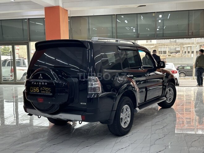 Mitsubishi Pajero-12