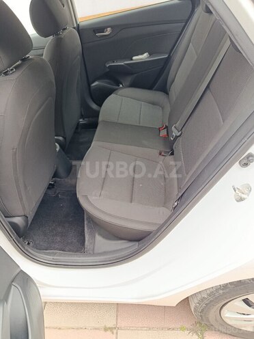 Hyundai Accent-8