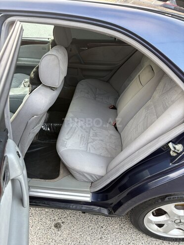 Mercedes E 220-3