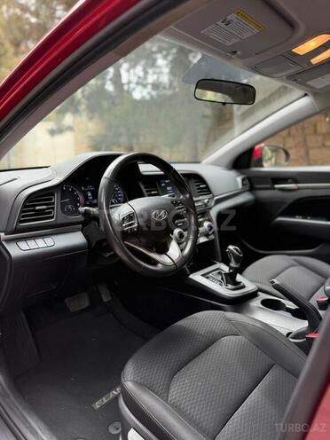 Hyundai Elantra-15