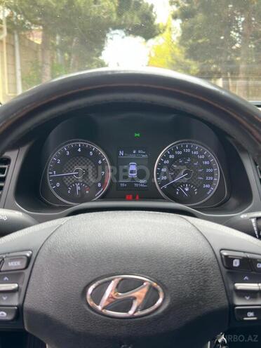 Hyundai Elantra-19