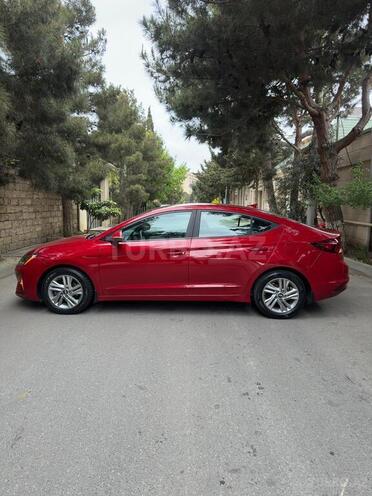 Hyundai Elantra-8