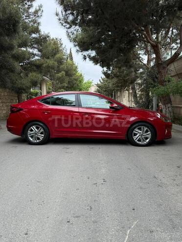 Hyundai Elantra-7