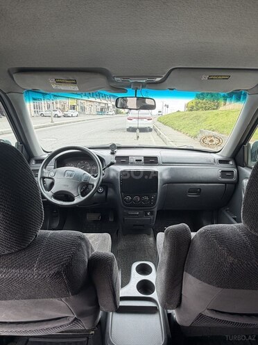 Honda CR-V-8