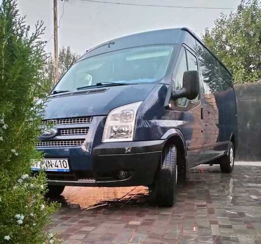 Ford Transit-3