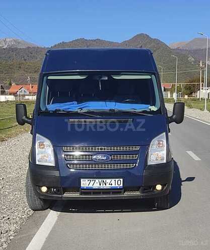 Ford Transit-10