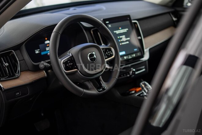 Volvo XC90-8