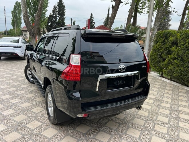 Toyota Land Cruiser Prado-5