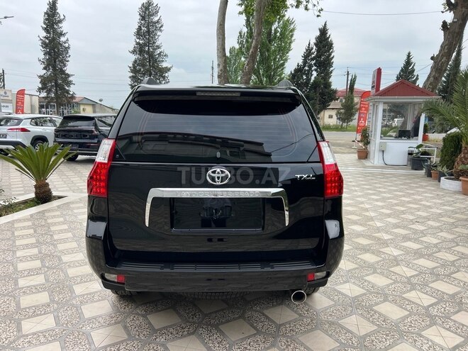 Toyota Land Cruiser Prado-4