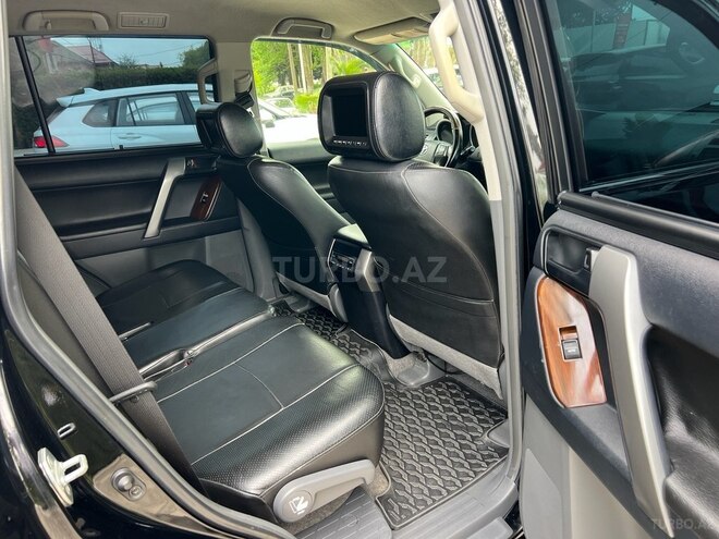 Toyota Land Cruiser Prado-13