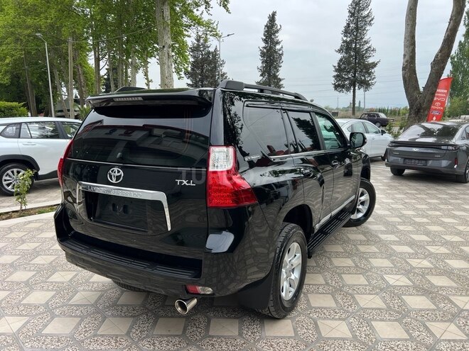 Toyota Land Cruiser Prado-6