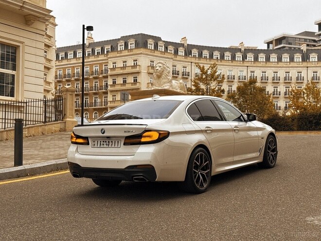 BMW 530e-6