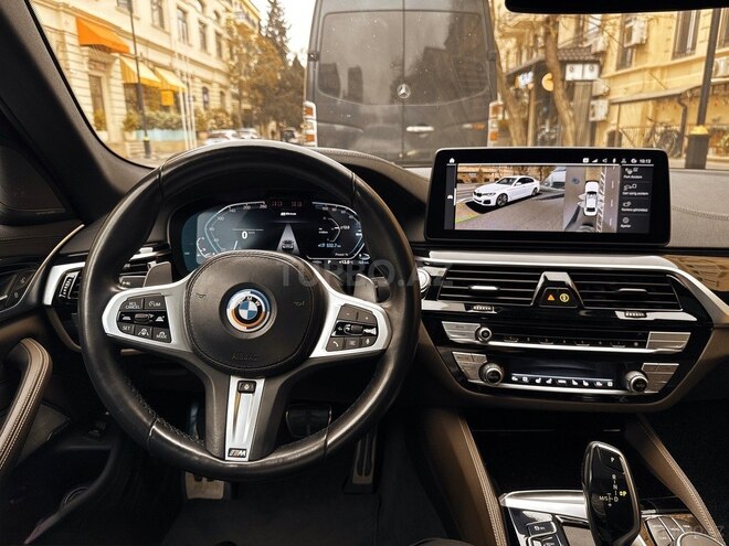 BMW 530e-11