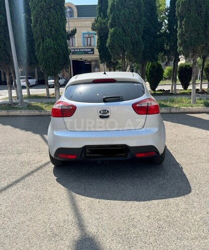 Kia Rio-2