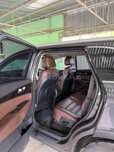 Kia Sorento-9