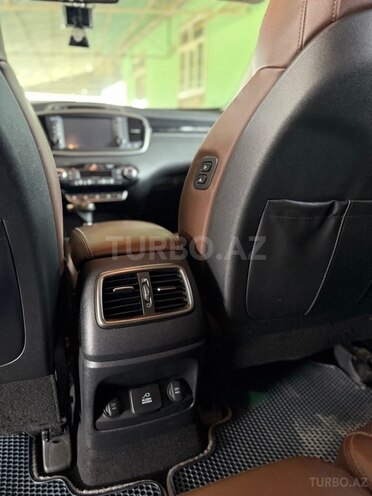 Kia Sorento-10
