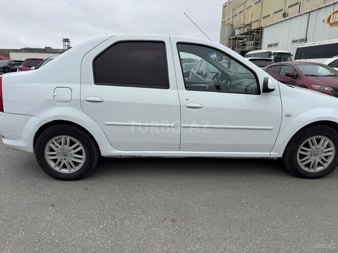Renault Logan-8