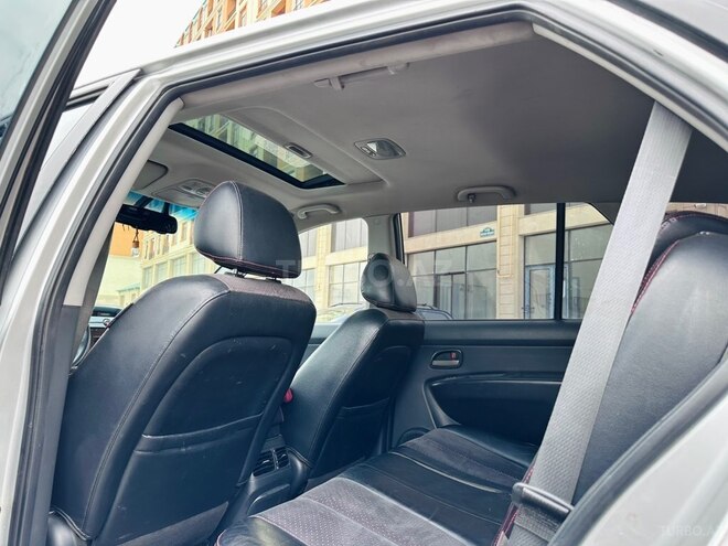 Kia Carens-10
