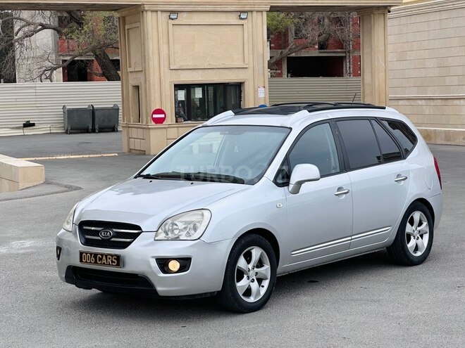 Kia Carens-24