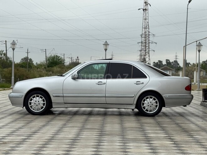 Mercedes E 240-6