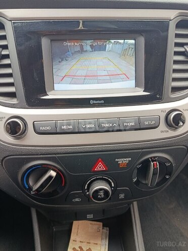 Hyundai Accent-12