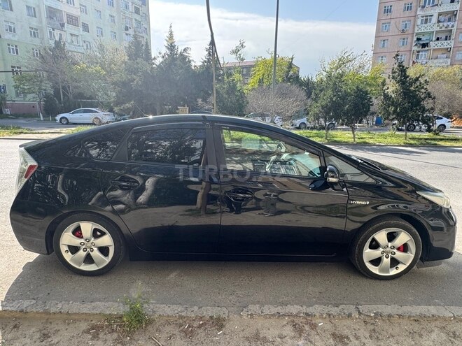 Toyota Prius-5