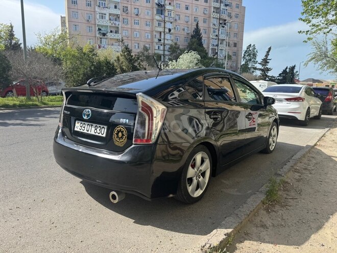 Toyota Prius-4