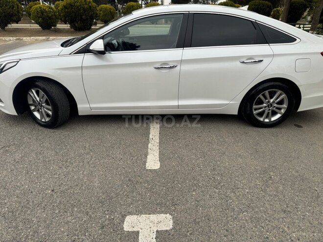 Hyundai Sonata-4
