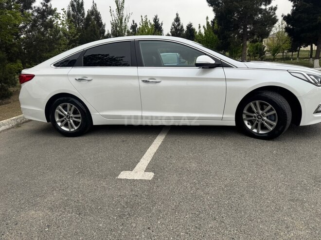 Hyundai Sonata-5
