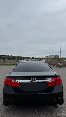 Toyota Camry-3