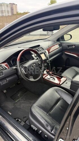 Toyota Camry-5